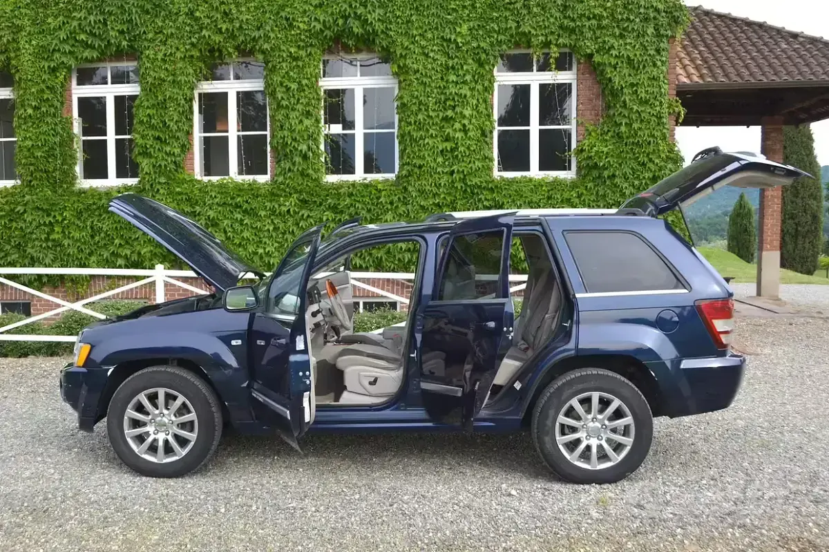 Usata Jeep Grand Cherokee Overland 218 CV (160 kW) 2007 Bluazzurro SUV