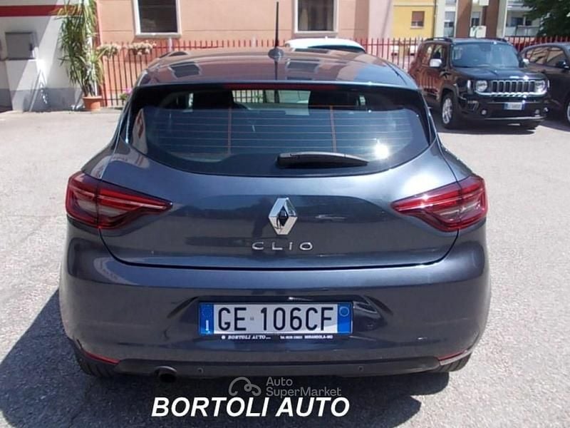 Usata Renault Clio V Business 101 CV (74 kW) 2021 Grigio Berlina