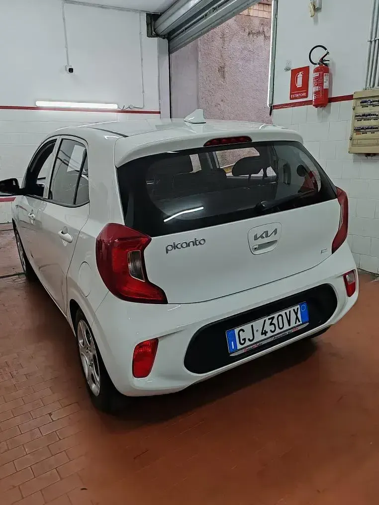 Usata Kia Picanto Comfort 67 CV (49 kW) 2022 Blu Utilitaria