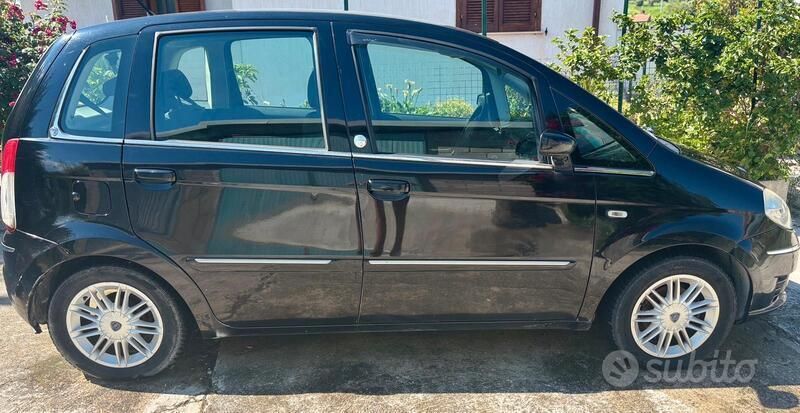 Usata Lancia Musa 95 CV (69 kW) 2009 Nero Monovolume