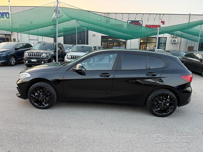 Usata BMW 116 Advantage 116 CV (85 kW) 2022 Nero Utilitaria