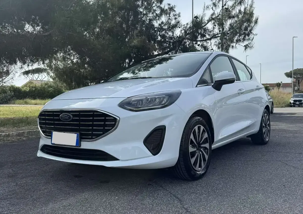 Second-hand Ford Fiesta Titanium 125 CP (91 kW) 2023 Alb Hatchback