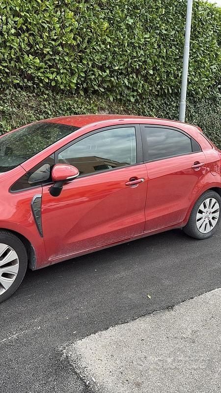 Usata Kia Rio 2012 Rosso Berlina