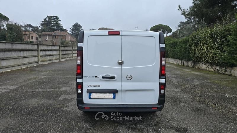Usata Opel Vivaro 90 CV (66 kW) 2015 Bianco Monovolume