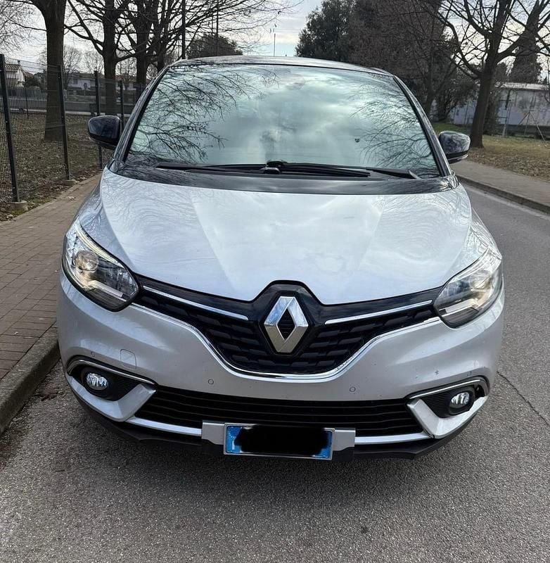 Usata Renault Scenic E-Tech 110 CV (80 kW) 2017 Argento SUV