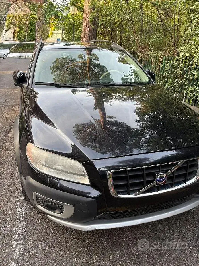 Usata Volvo XC70 185 CV (136 kW) 2007 Nero Station wagon