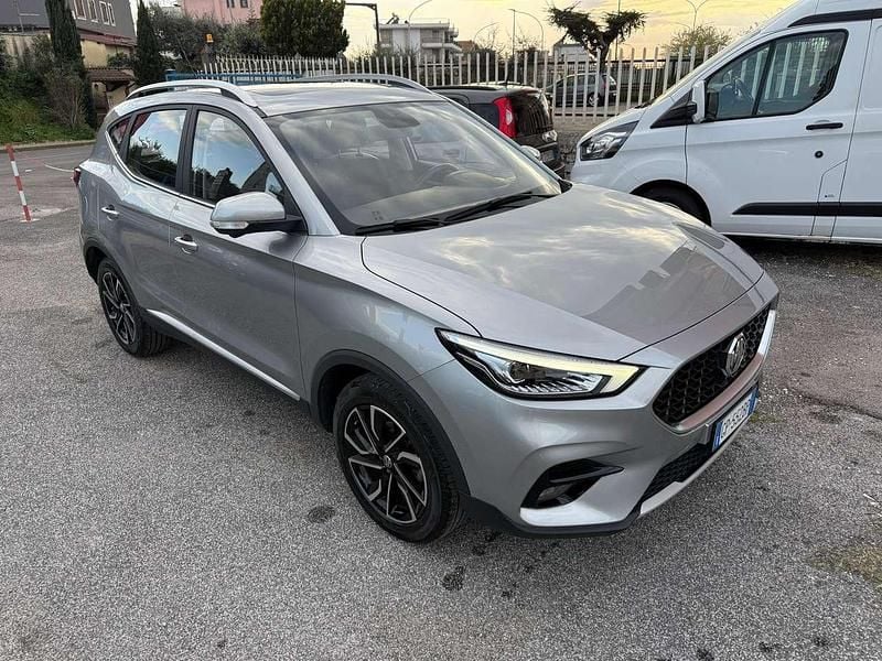 Usado MG ZS Luxury 110 CV (80 kW) 2023 Plateado SUV