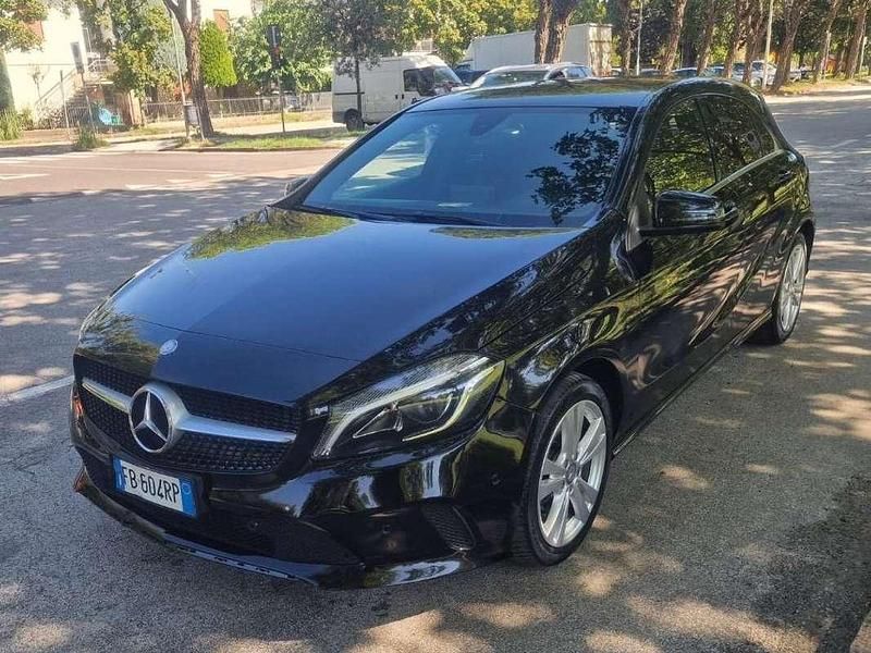 Usata Mercedes A180 Premium 109 CV (80 kW) 2016 Nero Berlina