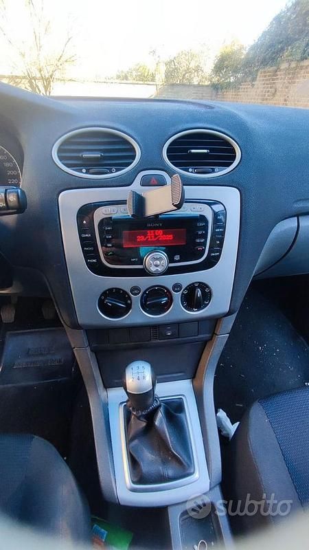 Usata Ford Focus 110 CV (80 kW) 2007 Grigio Berlina