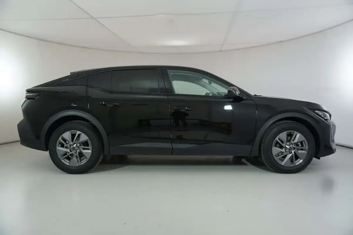 Usata Peugeot 408 Allure 136 CV (100 kW) 2025 Nero SUV