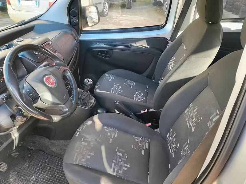 Usata Fiat Qubo Trekking 75 CV (55 kW) 2012 Argento Monovolume