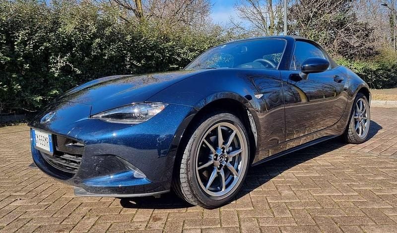 Usata Mazda MX5 Exclusive-Line 132 CV (97 kW) 2023 Blu/azzurro Cabrio