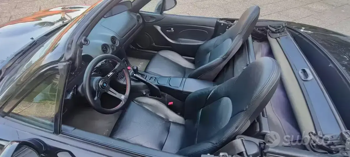 Usata Mazda MX5 Inclusive 146 CV (107 kW) 2003 Nero Cabrio