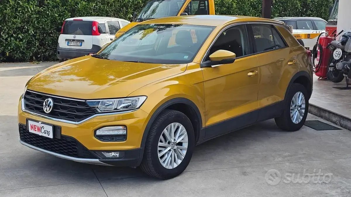 Usata VW T-Roc Business 116 CV (85 kW) 2019 Giallo SUV
