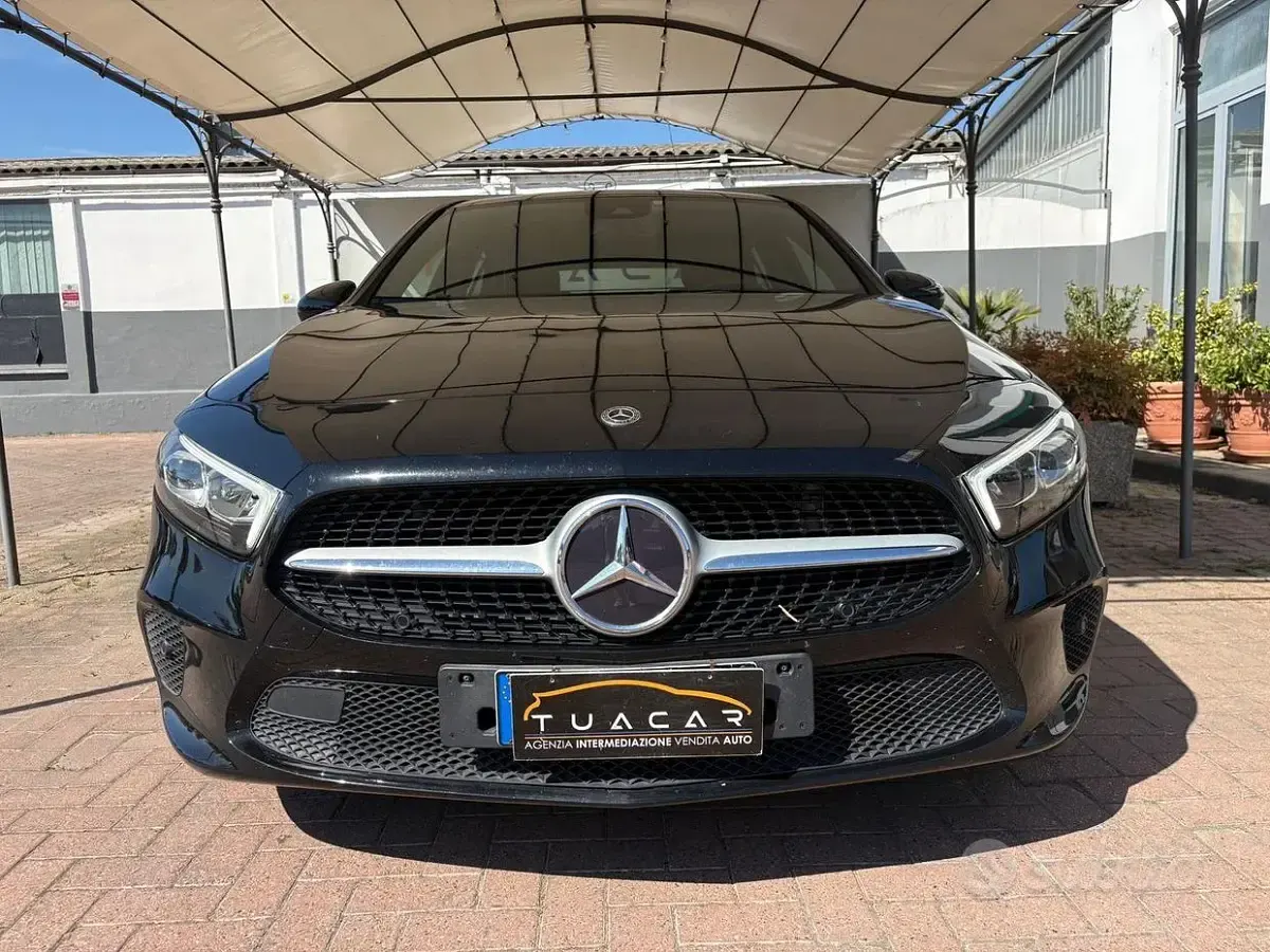 Usata Mercedes A200 150 CV (110 kW) 2020 Nero Berlina
