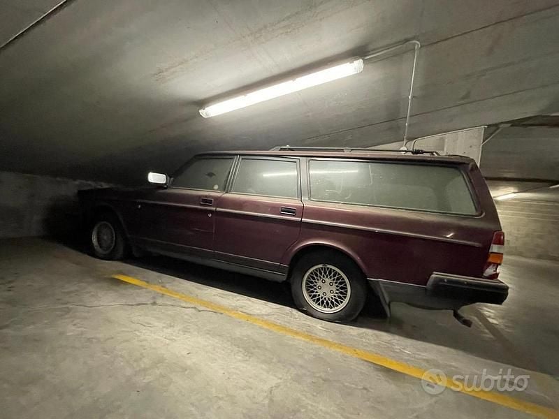 Usata Volvo 240 79 CV (58 kW) 1993 Marrone Station wagon