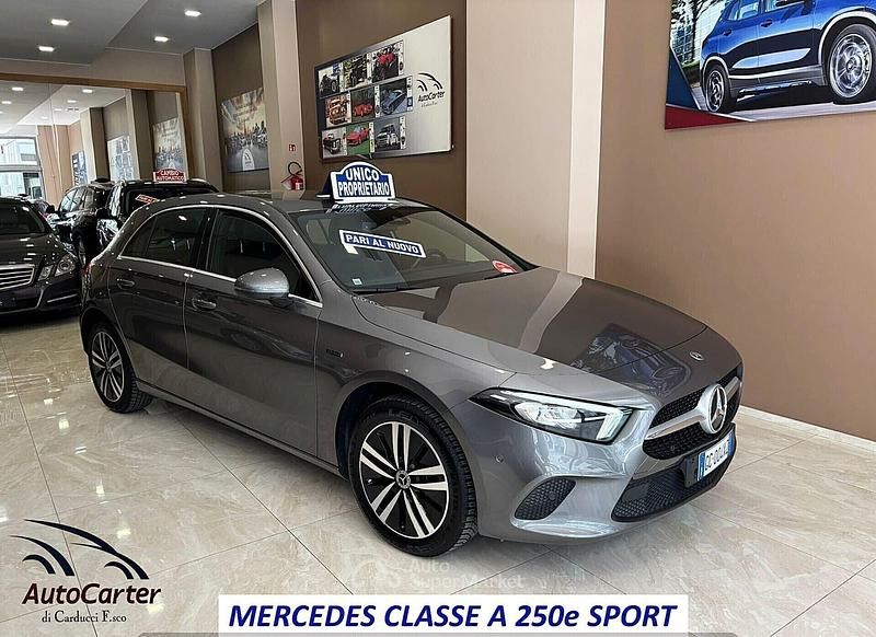 Usata Mercedes A250 Sport Edition 160 CV (117 kW) 2020 Grigio Berlina