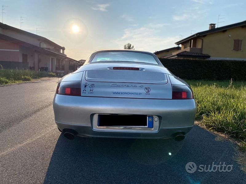Usata Porsche 911 Carrera 4 Cabriolet 300 CV (220 kW) 2001 Grigio Cabrio