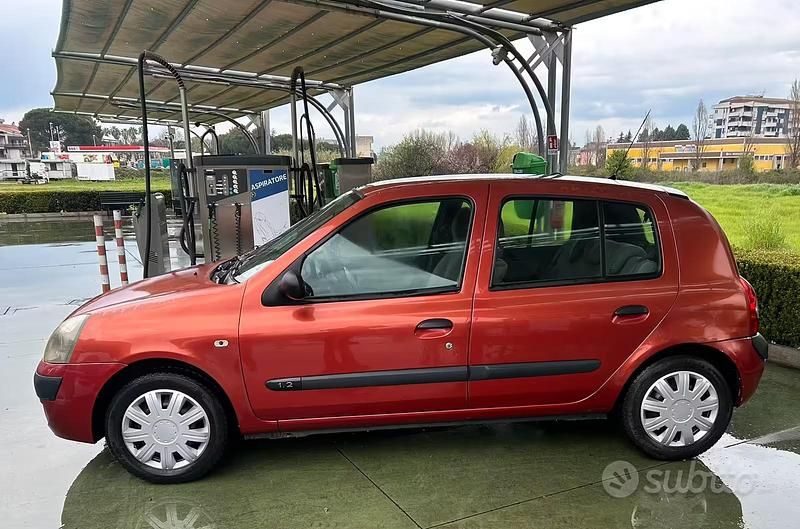 Usata Renault Clio II 58 CV (42 kW) 2005 Utilitaria