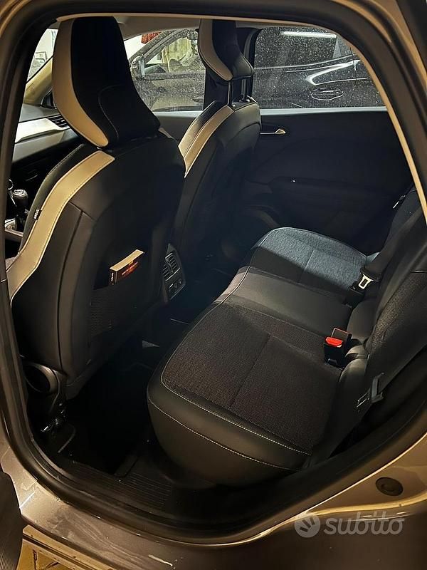 Usata Renault Captur 100 CV (73 kW) 2023 SUV