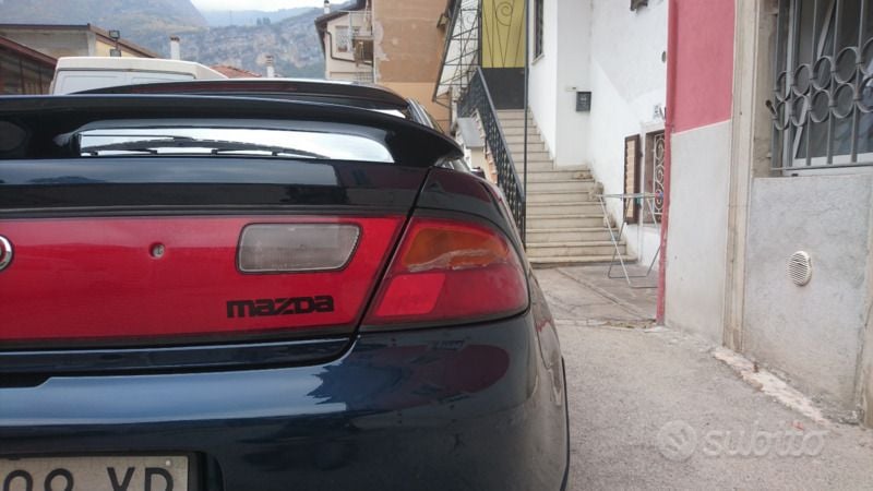 Usata Mazda 323 144 CV (105 kW) 1997 Blu Berlina