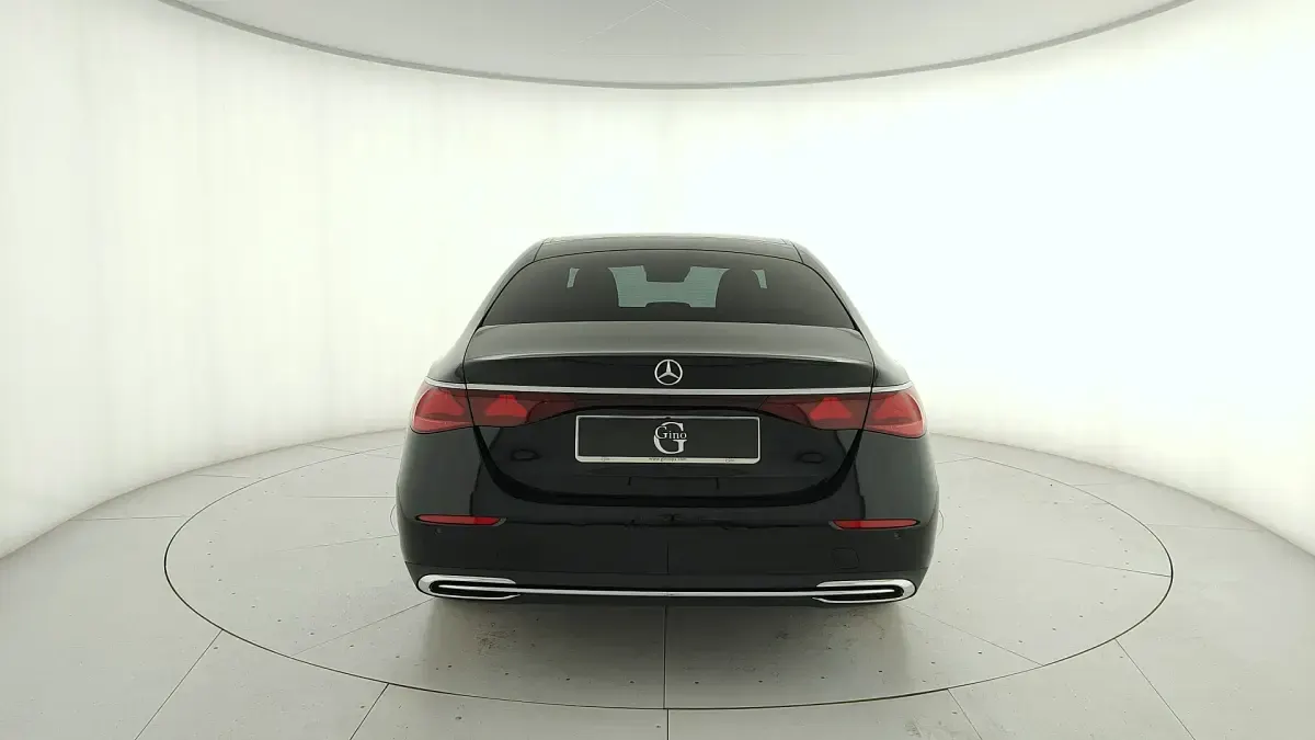 Usata Mercedes E450 Premium Plus 367 CV (269 kW) 2025 Nero Berlina