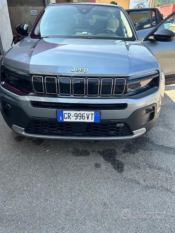 Grigio Usata 2024 Jeep Avenger SUV | 23.000 € (Buon prezzo) - Immagine 1/4