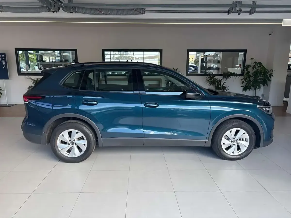 Usata VW Tiguan Life 150 CV (110 kW) 2024 Blu SUV
