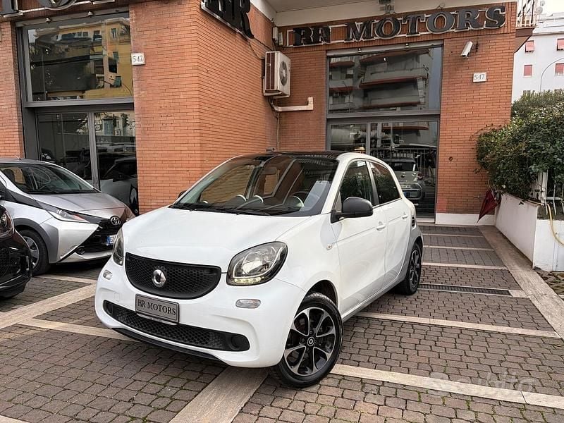 Usata Smart ForFour 61 CV (44 kW) 2015 Bianco Utilitaria