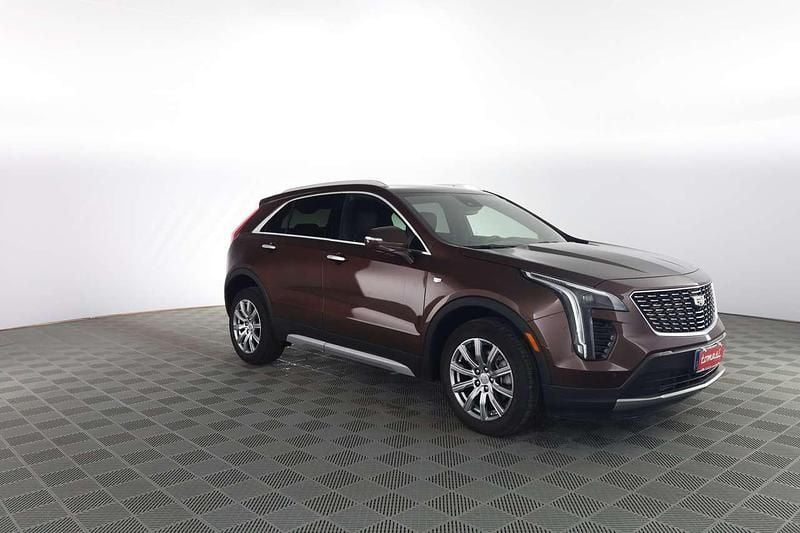 Usata Cadillac XT4 174 CV (127 kW) 2022 Rosewood red SUV