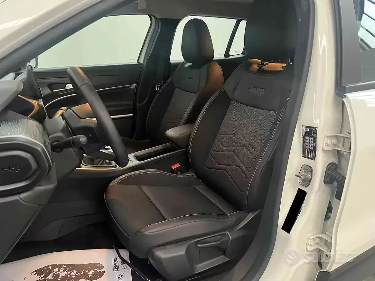 Usata Jeep Avenger Altitude 101 CV (74 kW) 2024 Bianco SUV