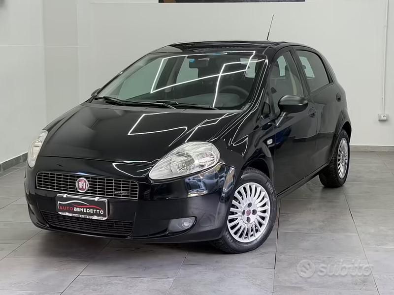 Usata Fiat Grande Punto Dynamic 75 CV (55 kW) 2008 Nero Utilitaria