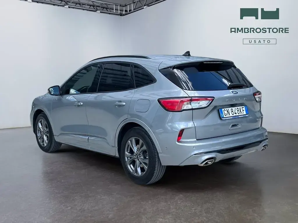Usata Ford Kuga ST-Line 190 CV (139 kW) 2023 Solar silver SUV