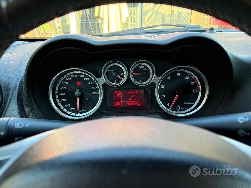 Usata Alfa Romeo MiTo Distinctive 79 CV (58 kW) 2017 Nero Utilitaria