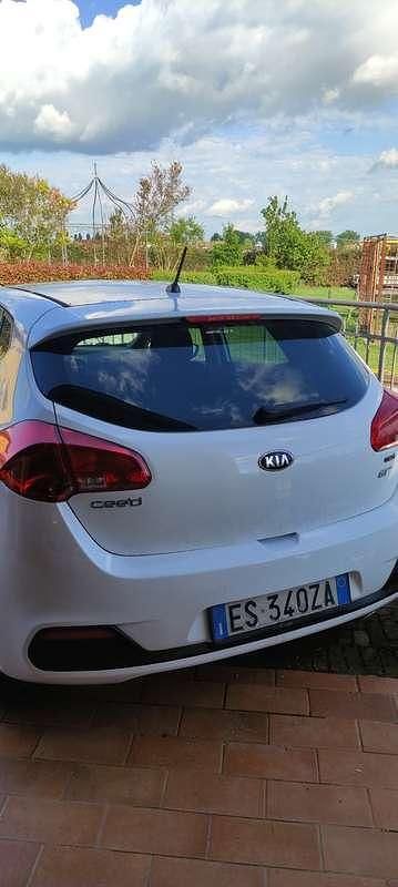 Usata Kia Ceed 110 CV (80 kW) 2012 Bianco Utilitaria