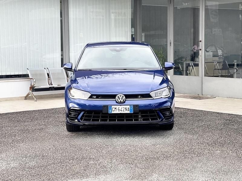 Usata VW Polo R-line 110 CV (80 kW) 2023 Blu Utilitaria