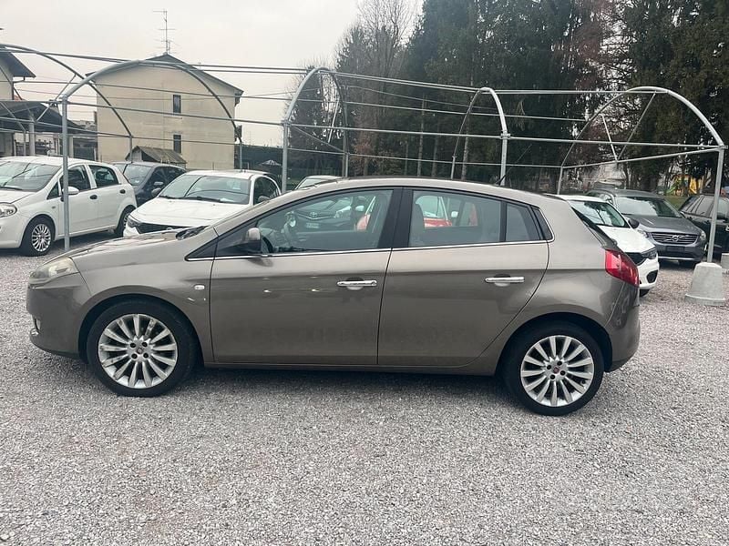 Usata Fiat Bravo Active 120 CV (88 kW) 2010 Marrone Utilitaria