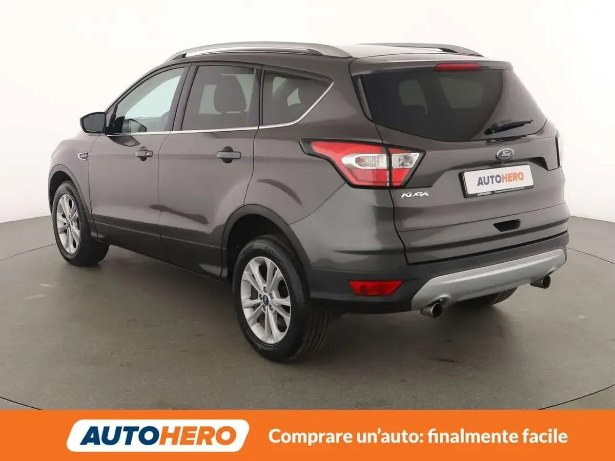 Usata Ford Kuga Titanium 120 CV (88 kW) 2018 Argento SUV