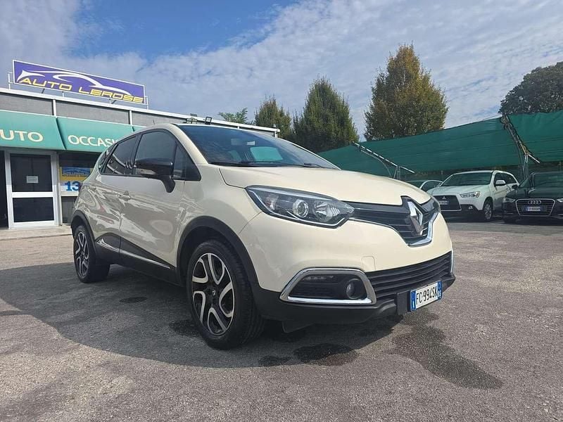 Usata Renault Captur Iconic 110 CV (80 kW) 2016 Beige SUV