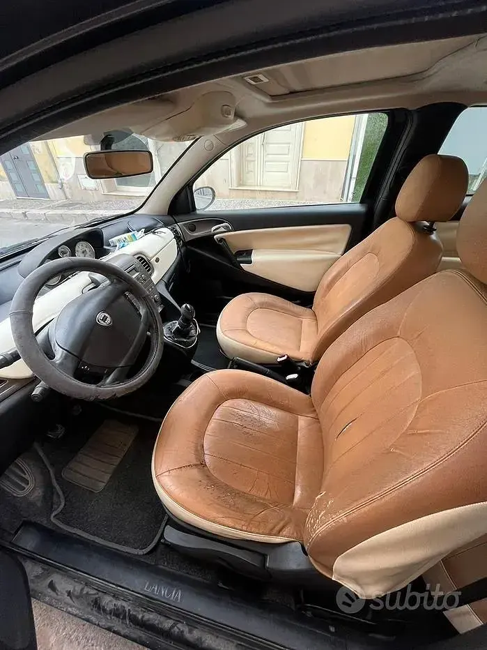 Usata Lancia Ypsilon 70 CV (51 kW) 2004 Nero Utilitaria
