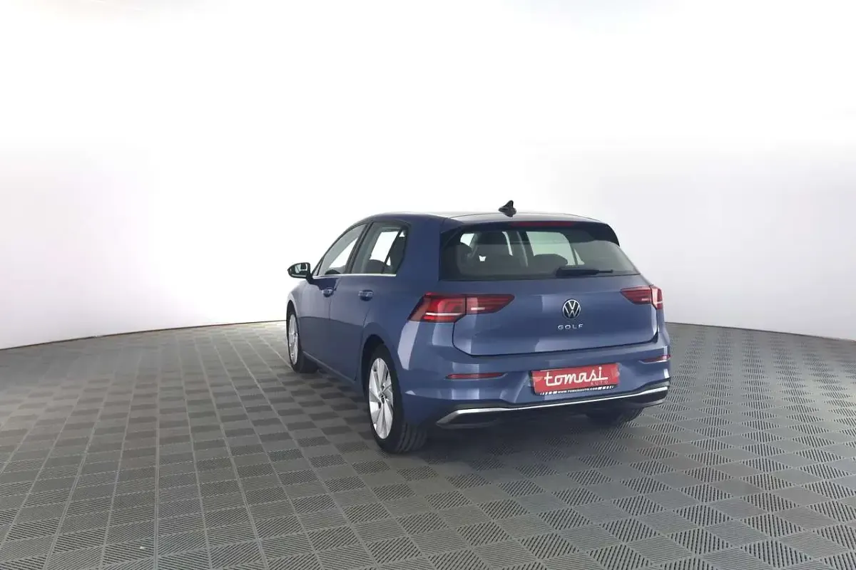 Usata VW Golf VIII Style 150 CV (110 kW) 2025 Anemone blue Utilitaria