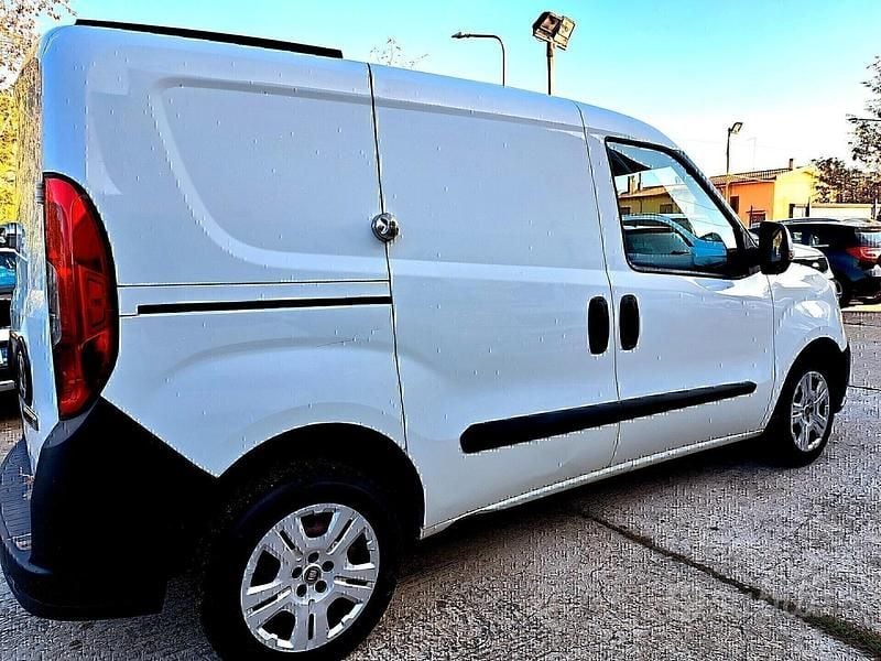 Usata Fiat Doblò 105 CV (77 kW) 2015 Bianco Monovolume