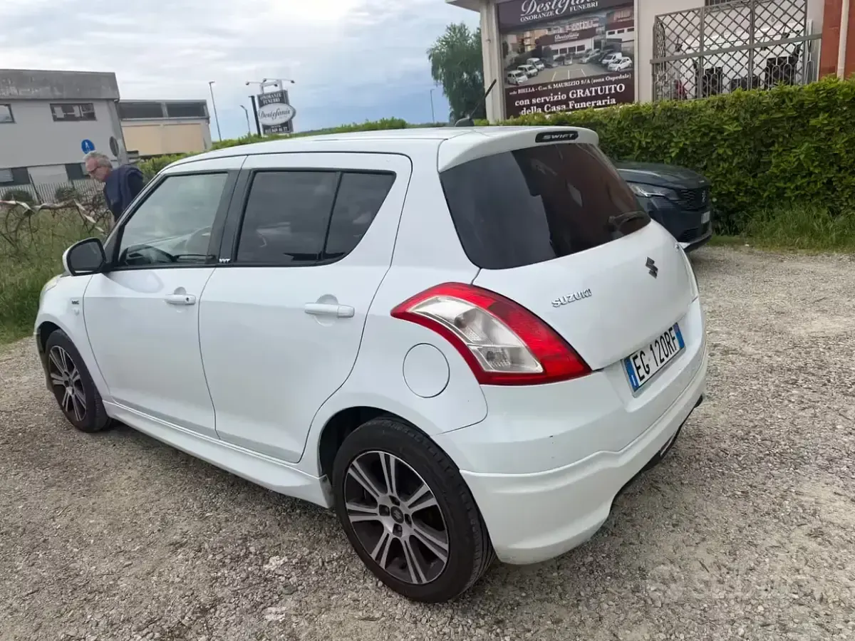 Usata Suzuki Swift GL 75 CV (55 kW) 2011 Bianco Utilitaria