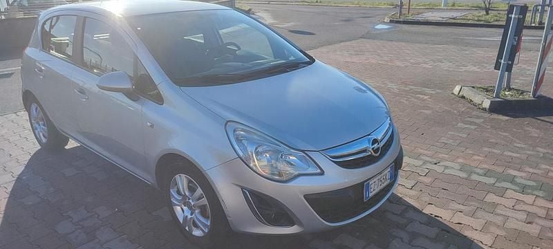Usata Opel Corsa 75 CV (55 kW) 2012 Argento Utilitaria