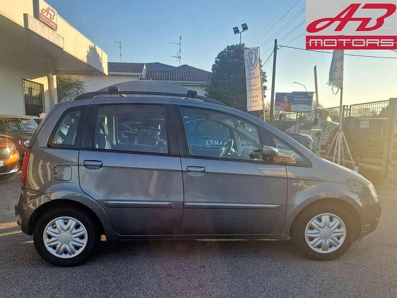 Usata Fiat Idea Emotion 95 CV (69 kW) 2006 Grigio Monovolume