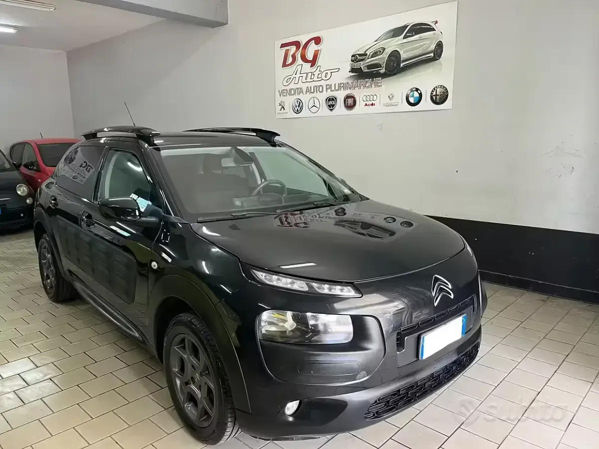 Usata Citroën C4 Shine 99 CV (72 kW) 2016 Nero Berlina