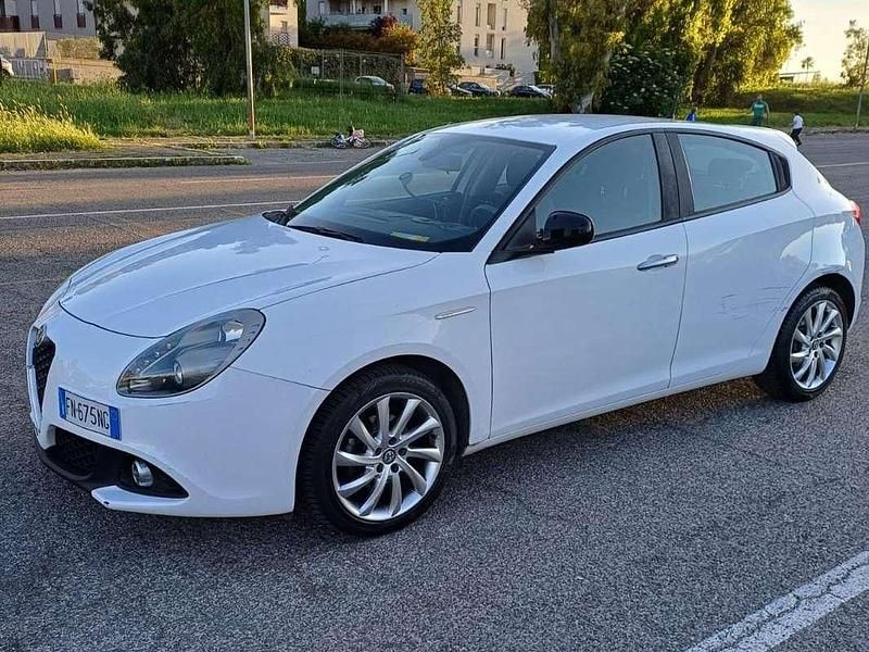 Brugt Alfa Romeo Giulietta 120 HK (88 kW) 2018 Hvid Hatchback