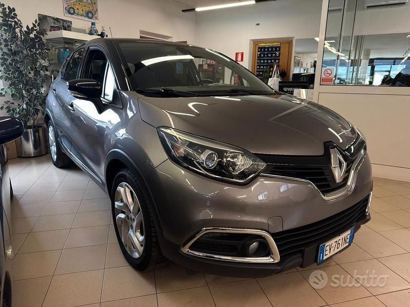 Usata Renault Captur 90 CV (66 kW) 2014 Grigio SUV