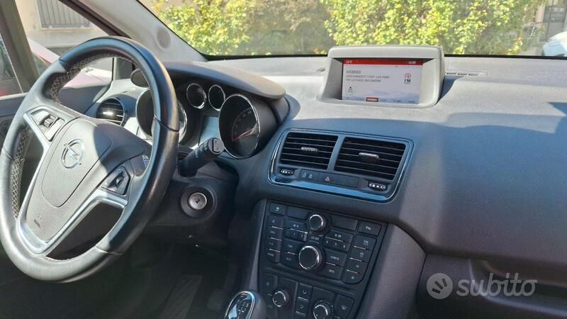 Usata Opel Meriva Design Edition 101 CV (74 kW) 2015 Rosso Monovolume