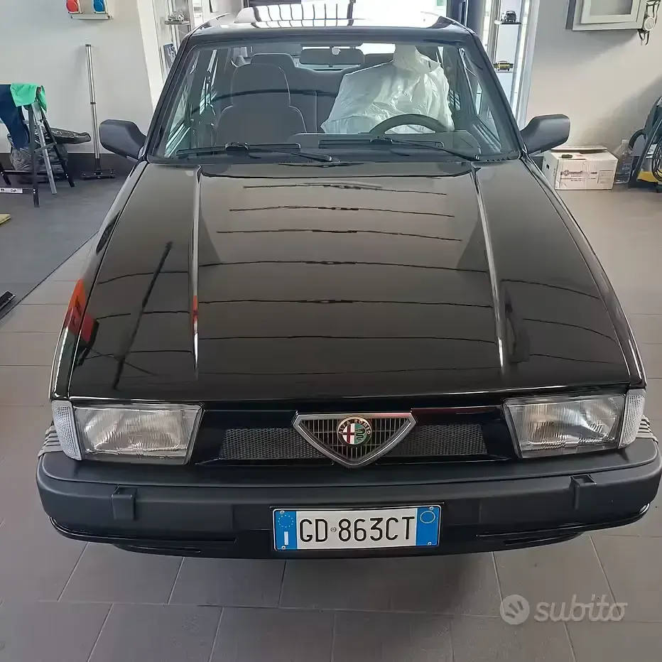 Usata Alfa Romeo 75 185 CV (136 kW) 2021 Nero Berlina